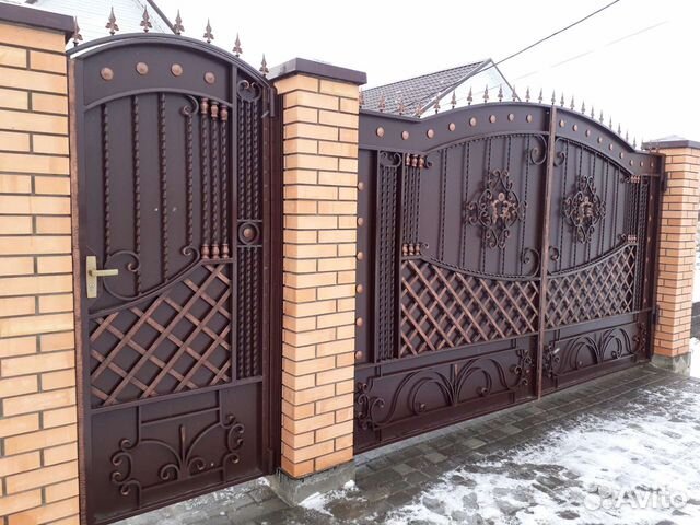 Калитка с кирпичным забором фото