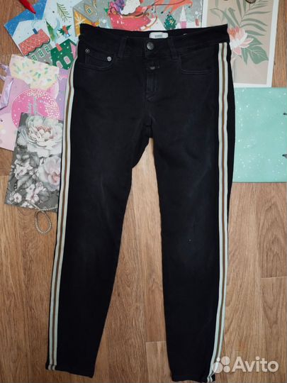 Джинсы с лампасами женские