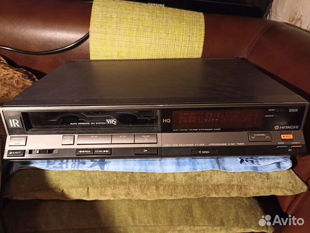 Видеомагнитофон Hitachi