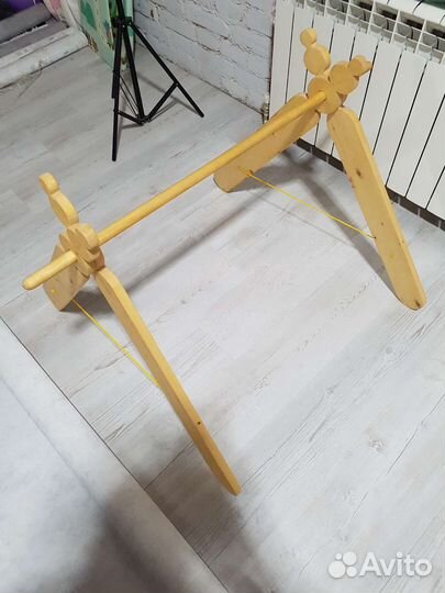 Развивающая стойка для новорожденного