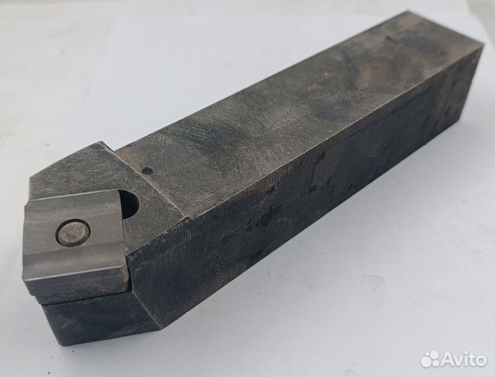 Резец с механическим креплением пластины 40х40х200