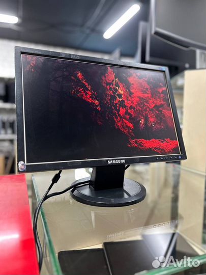 Монитор 19 дюймов Samsung