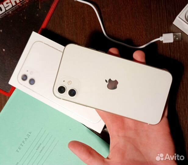 iPhone 11, 64 ГБ