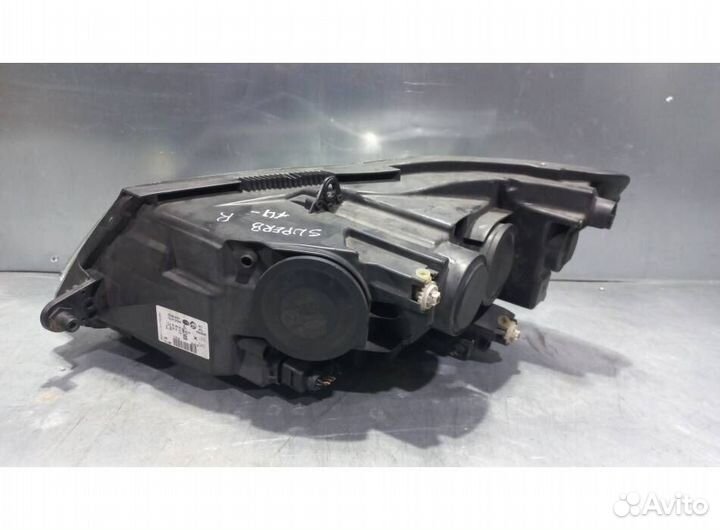 Фара правая Skoda Superb 2 рестайлинг 2014 галоген