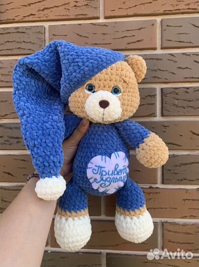 Вязаный плюшевый мишка