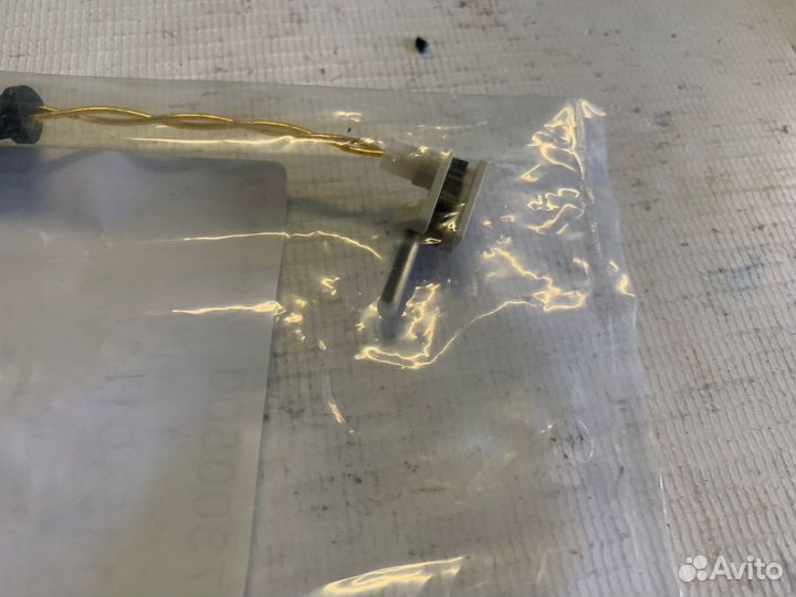 Датчик износа тормозных колодок MB W220