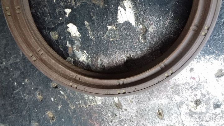 Сальник коленвала mercedes