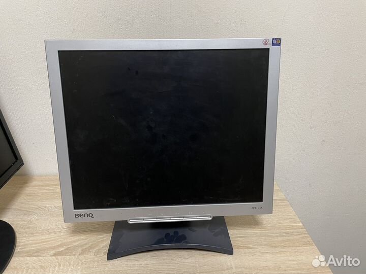 Монитор разные