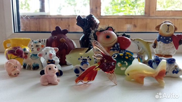 Статуэтки, фигурки, копилка, подсвечники