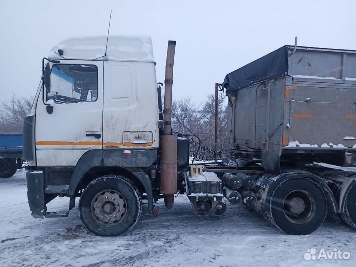МАЗ 6430А9-320-010 с полуприцепом, 2011