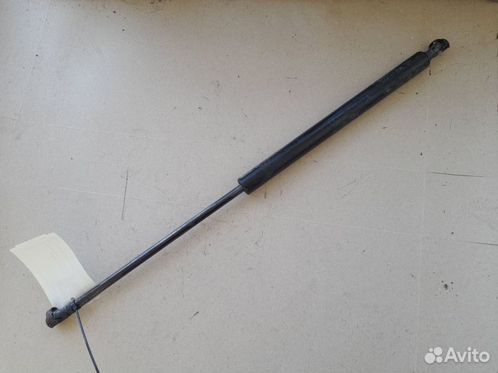 Мерседес E-Класс Амортизатор капота