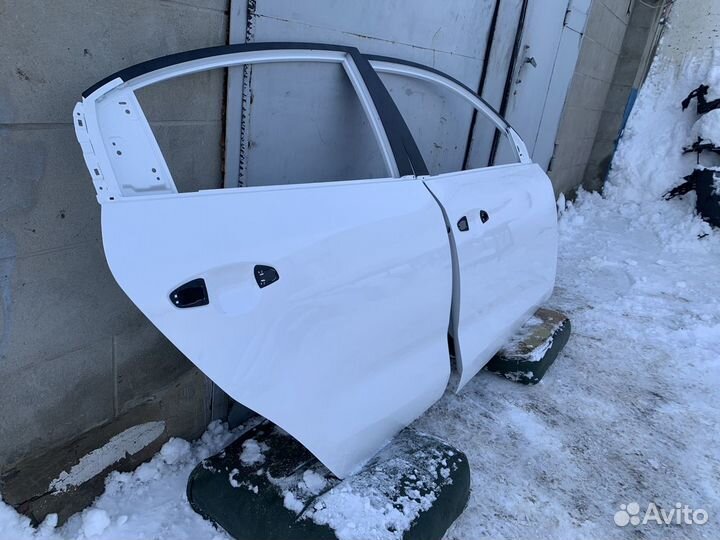 Двери правые Kia Rio 4 Оригинал 2017-2021