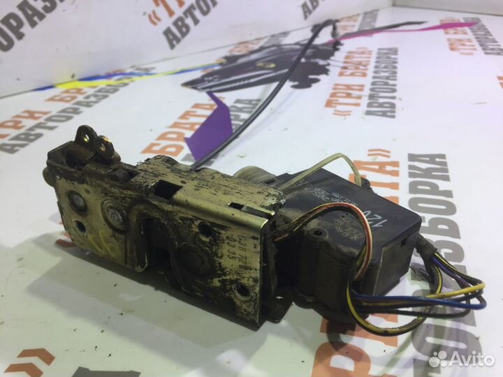 Мерседес Вито Замок передней двери Прав