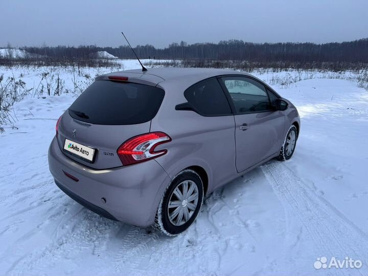 Peugeot 208 1.6 AT, 2014, 103 000 км