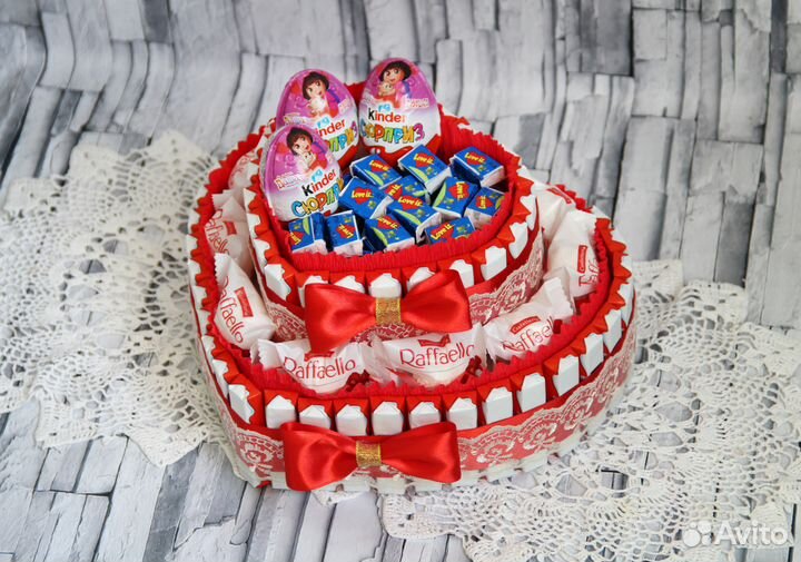 Тортик-сердце с киндерами и Рафаэлло