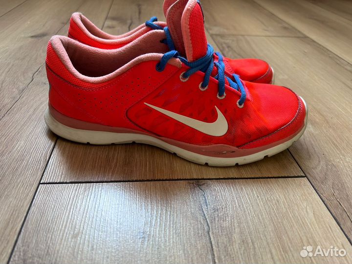 Кроссовки женские nike р-р 39-40