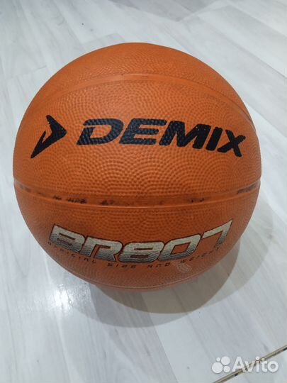 Баскетбольный мяч demix