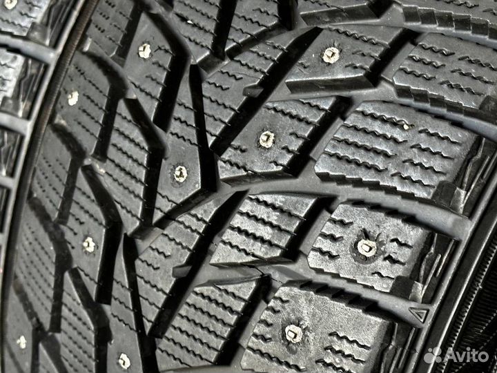 Dunlop SP Winter Ice 02 245/40 R20 и 275/35 R20
