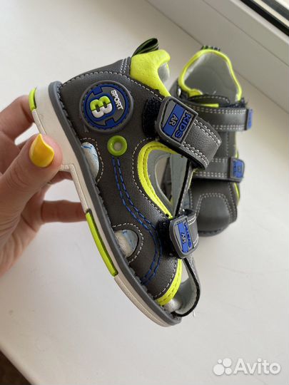 Сандали детские