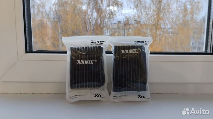 Кистевые бинты и коленные бинты