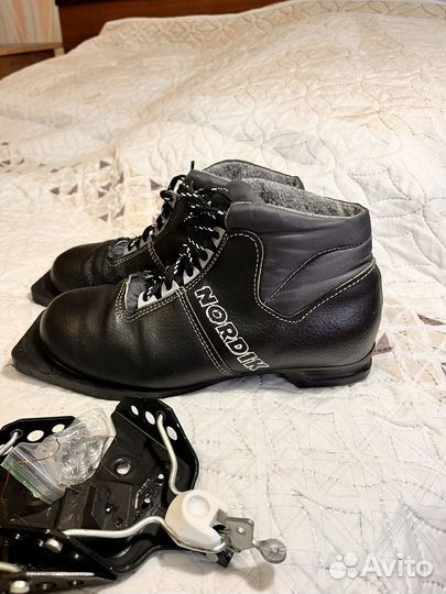 Лыжные ботинки