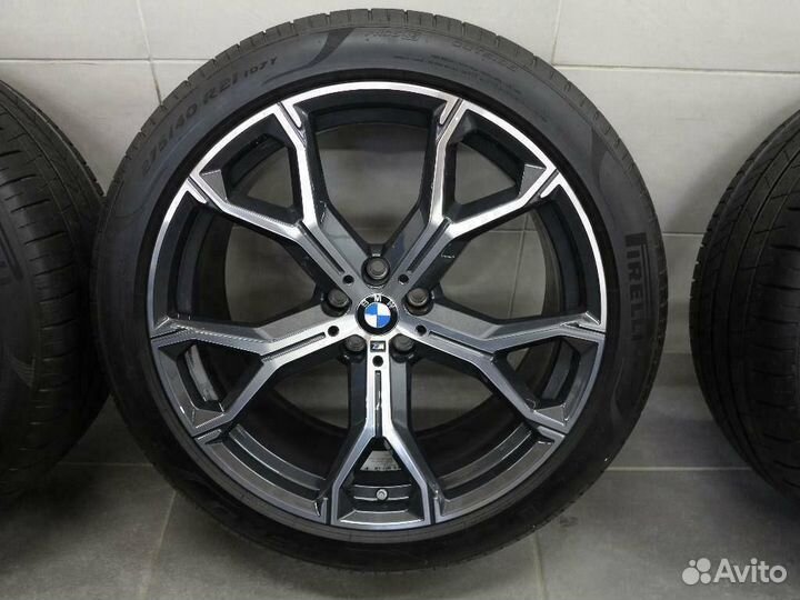 Pirelli P Zero 275/40 R21 и 275/40 R21