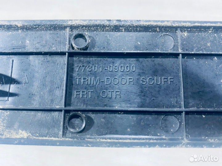 Накладка на порог передняя правая Ssang Yong Kyron