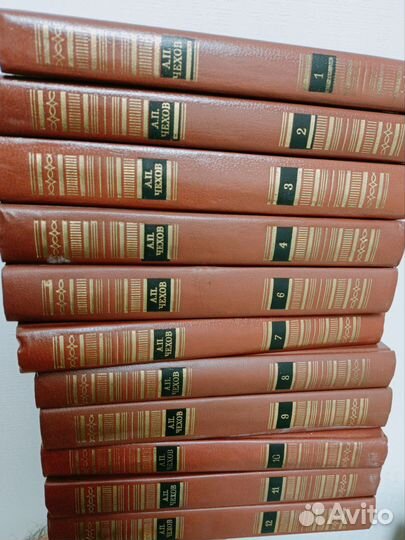 Стендаль, Чехов, Толстой, детективы