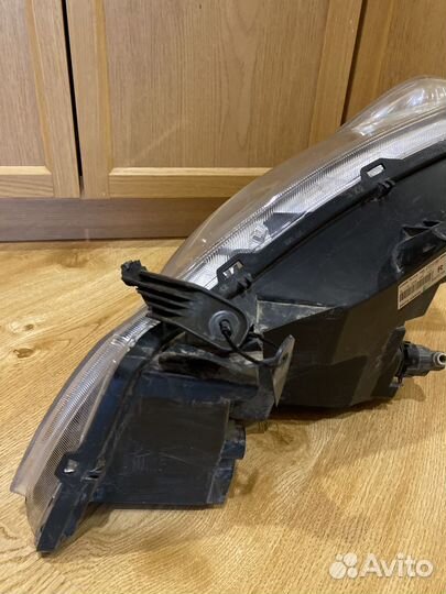 Правая фара на Ниссан альмераg 15 оригинал 2016г