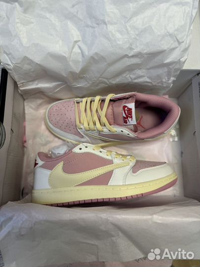 Travis scott x air jordan 1 low og