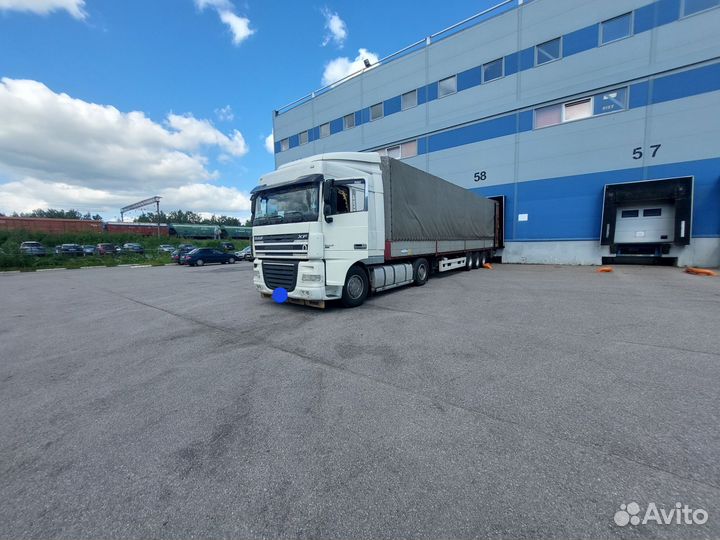 DAF XF105.410 с полуприцепом, 2012