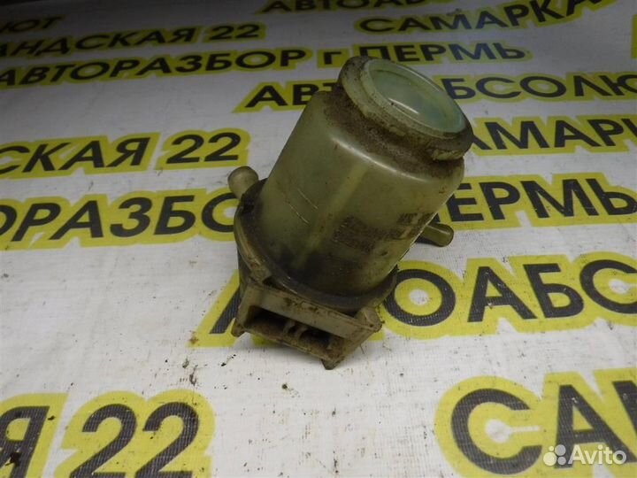 Бачок гидроусилителя Toyota Camry XV10 1991-1996