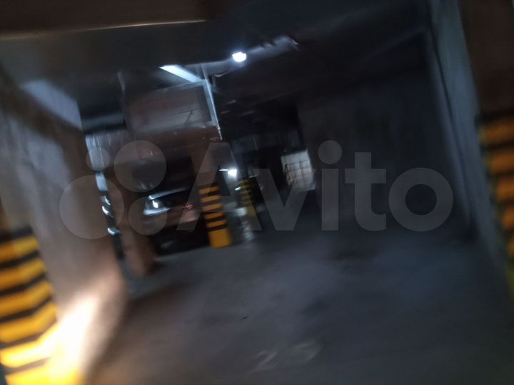 Машиноместо, 18 м²