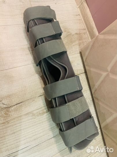 Коленный ортез, тутор