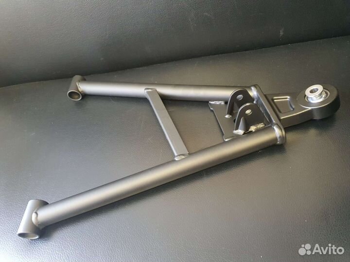 Рычаг А-образный нижний левый Polaris SM-08673L