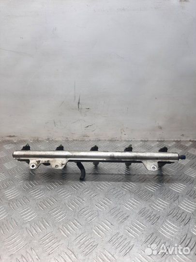 Топливная рампа Volvo S80 2.4 B5244S 2000