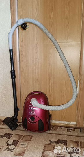 Пылесос Elenberg 1600w