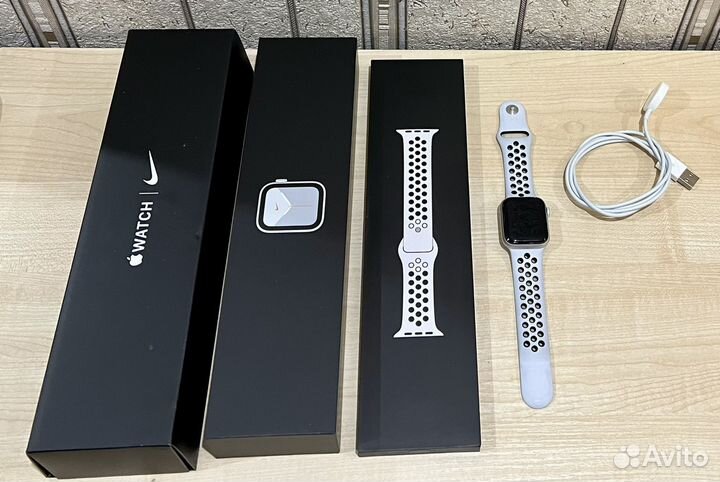 Смарт-часы Apple Watch Nike Series 5 38 mm