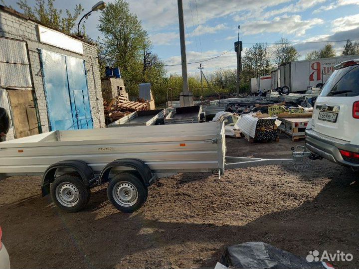 Прицеп двухосный с алюминиевыми бортами. Запчасти