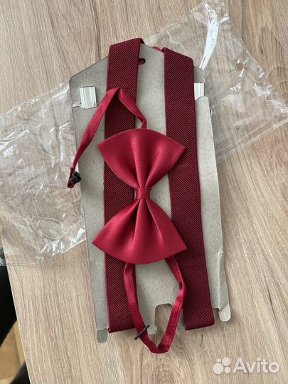 Бабочка и подтяжки