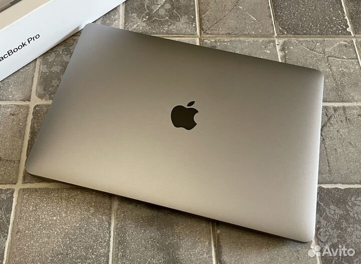 Apple MacBook Pro 2022 (M2)