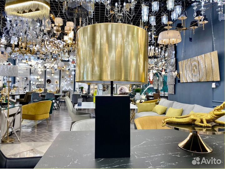 Настольная лампа