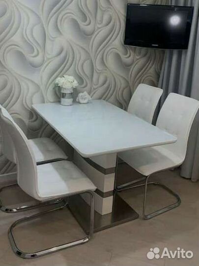 Перетяжка и ремонт мягкой мебели на дому