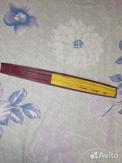 Веерный, сложенный насыщенный пион