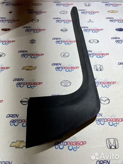 Накладка на порог салона передняя правая Skoda