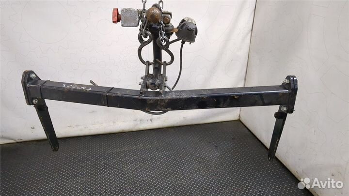 Прицепное устройство Volkswagen Tiguan, 2010