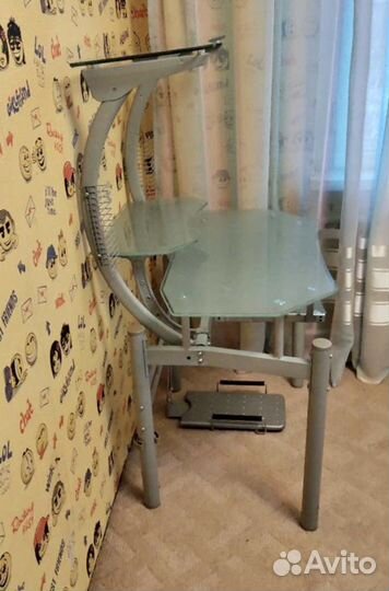 Компьютерный (рабочий) стол парта стекло