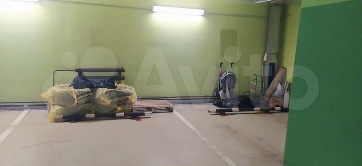 Машиноместо, 18 м²