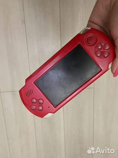Портативная игровая приставка Denn