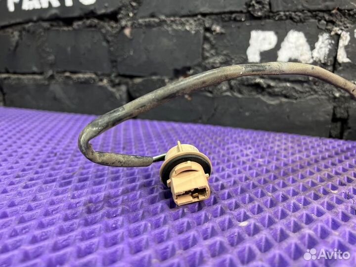 Патрон лампы задний правый Nissan X-Trail